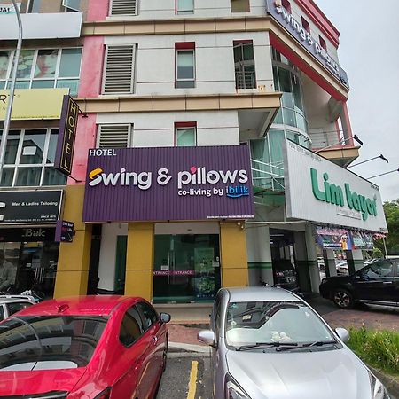 Pillows Plus Kota Damansara Exterior photo